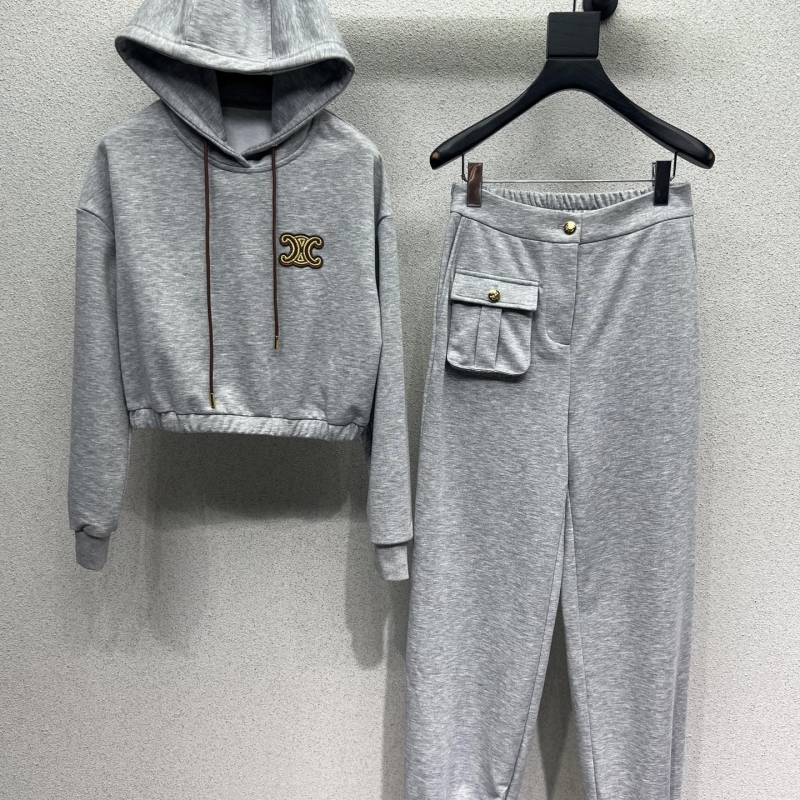 Ce1i*e outwears